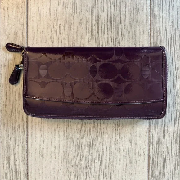 Coach long wallet in purple patent. EUC. - Picture 2 of 10
